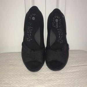 B ZEES Black Fabric Shoes Size 7.5